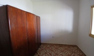 BÂ° SAN RAFAEL: ALQUILO HERMOSA CASA DE 2/3 DORMITORIOS CON PATIO Y COCHERA DOBLE