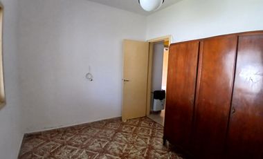 BÂ° SAN RAFAEL: ALQUILO HERMOSA CASA DE 2/3 DORMITORIOS CON PATIO Y COCHERA DOBLE