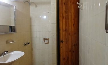 BÂ° SAN RAFAEL: ALQUILO HERMOSA CASA DE 2/3 DORMITORIOS CON PATIO Y COCHERA DOBLE