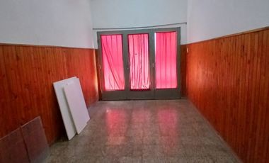 BÂ° SAN RAFAEL: ALQUILO HERMOSA CASA DE 2/3 DORMITORIOS CON PATIO Y COCHERA DOBLE