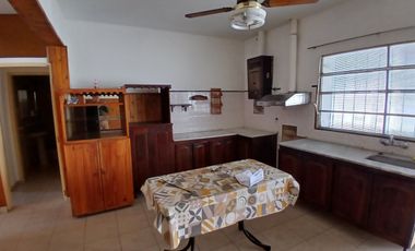 BÂ° SAN RAFAEL: ALQUILO HERMOSA CASA DE 2/3 DORMITORIOS CON PATIO Y COCHERA DOBLE