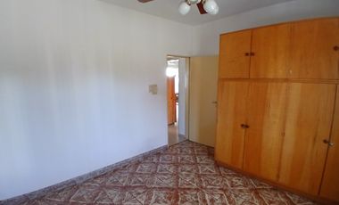 BÂ° SAN RAFAEL: ALQUILO HERMOSA CASA DE 2/3 DORMITORIOS CON PATIO Y COCHERA DOBLE