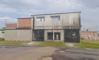 Venta casa c/ cochera para 6 vehiculos Arroyo seco