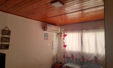 Venta casa c/ cochera para 6 vehiculos Arroyo seco
