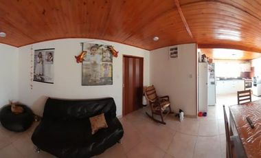 Venta casa c/ cochera para 6 vehiculos Arroyo seco
