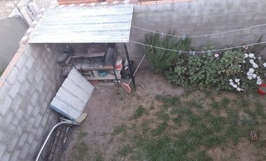 Venta casa c/ cochera para 6 vehiculos Arroyo seco