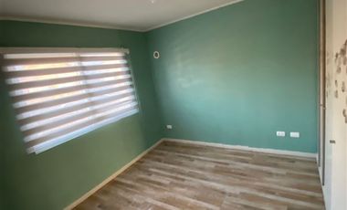 Casa en Arriendo en av los notros 1569