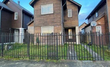 Casa en Arriendo en av los notros 1569