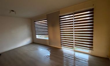 Casa en Arriendo en av los notros 1569