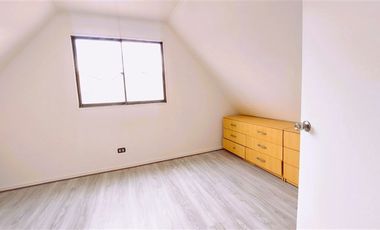 Casa en Venta en Villa Viña Casas Blancas, sector residencial, conexión Ruta 5