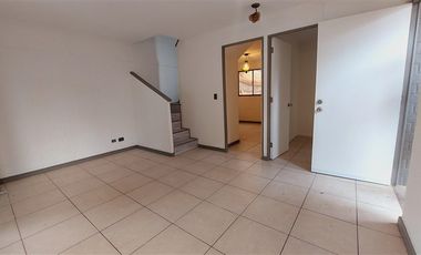 Casa en Venta en Villa Viña Casas Blancas, sector residencial, conexión Ruta 5