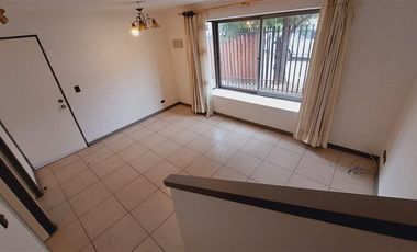 Casa en Venta en Villa Viña Casas Blancas, sector residencial, conexión Ruta 5