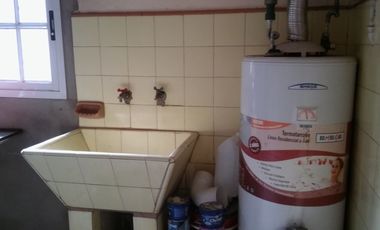 VENTA DE 2 CASAS EN LOTE PROPIO LANUS ESTE