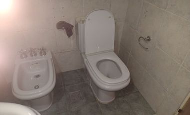 VENTA DE 2 CASAS EN LOTE PROPIO LANUS ESTE