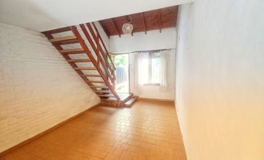 Venta Duplex Castelar Norte 2 ambientes con patio