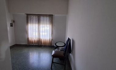 ALQUILER CASA 3 AMB CON PATIO Y COCHERA ITUZAINGO