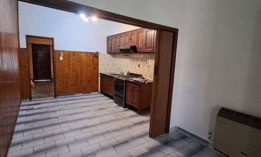 ALQUILER CASA 3 AMB CON PATIO Y COCHERA ITUZAINGO