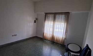ALQUILER CASA 3 AMB CON PATIO Y COCHERA ITUZAINGO