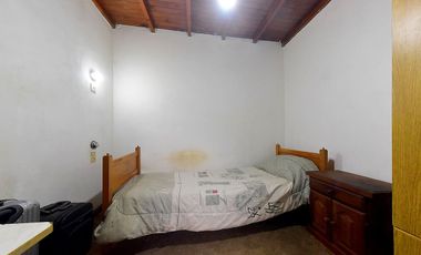 Casa 3 ambientes con patio y terraza