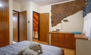 VENTA CASA 3 DORM-COCHERA DOBLE-JARDIN-PILETA