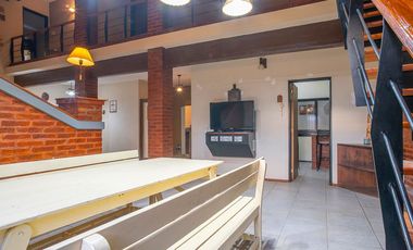 VENTA CASA 3 DORM-COCHERA DOBLE-JARDIN-PILETA