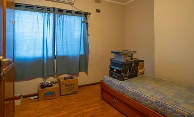 VENTA CASA 3 DORM-COCHERA DOBLE-JARDIN-PILETA