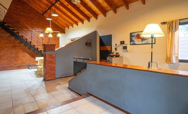 VENTA CASA 3 DORM-COCHERA DOBLE-JARDIN-PILETA
