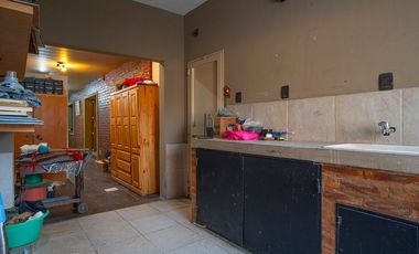 VENTA CASA 3 DORM-COCHERA DOBLE-JARDIN-PILETA
