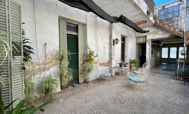 Venta/Permuta Casa 5 amb a refac Caseros Centro