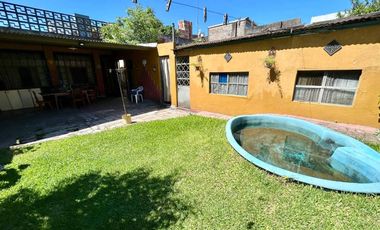 Venta/Permuta Casa 5 amb a refac Caseros Centro