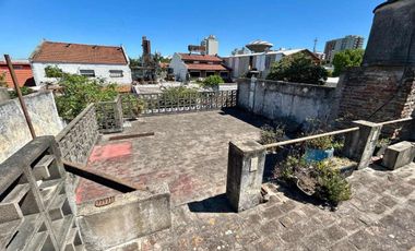 Venta/Permuta Casa 5 amb a refac Caseros Centro
