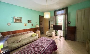 Venta/Permuta Casa 5 amb a refac Caseros Centro