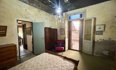 Venta/Permuta Casa 5 amb a refac Caseros Centro