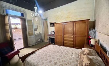 Venta/Permuta Casa 5 amb a refac Caseros Centro