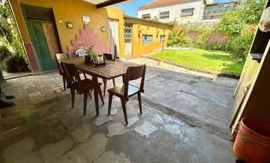 Venta/Permuta Casa 5 amb a refac Caseros Centro