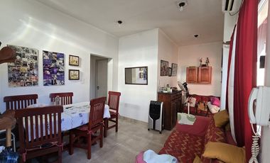 VENTA CASA 4 AMB C/ DEPTO INCLUIDO 3 AMB MORON!!