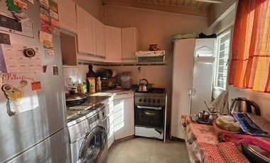 VENTA CASA 4 AMB C/ DEPTO INCLUIDO 3 AMB MORON!!