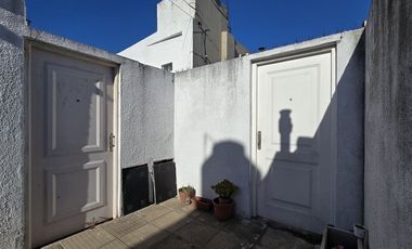 VENTA CASA 4 AMB C/ DEPTO INCLUIDO 3 AMB MORON!!