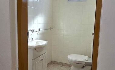 VENTA CASA 4 AMB C/ DEPTO INCLUIDO 3 AMB MORON!!