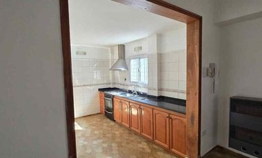 VENTA CASA 4 AMB C/ DEPTO INCLUIDO 3 AMB MORON!!