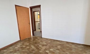 VENTA CASA 4 AMB C/ DEPTO INCLUIDO 3 AMB MORON!!