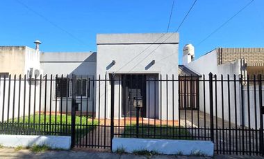 VENTA CASA 4 AMB C/ DEPTO INCLUIDO 3 AMB MORON!!