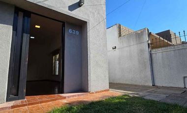 VENTA CASA 4 AMB C/ DEPTO INCLUIDO 3 AMB MORON!!