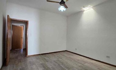 VENTA CASA 4 AMB C/ DEPTO INCLUIDO 3 AMB MORON!!