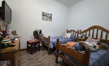 VENTA CASA 4 AMB C/ DEPTO INCLUIDO 3 AMB MORON!!
