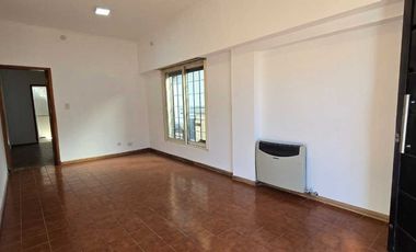 VENTA CASA 4 AMB C/ DEPTO INCLUIDO 3 AMB MORON!!
