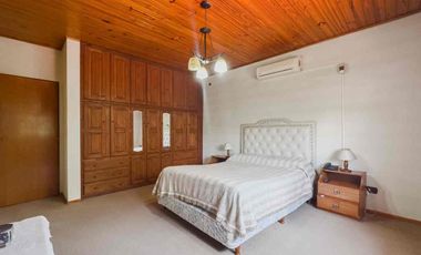 CASA EN VENTA EN ALEJANDRO KORN  CON COCHERA