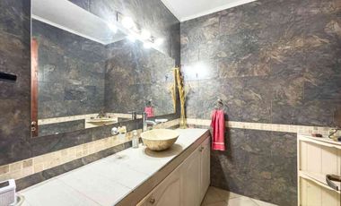 CASA EN VENTA EN ALEJANDRO KORN  CON COCHERA
