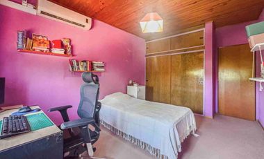 CASA EN VENTA EN ALEJANDRO KORN  CON COCHERA