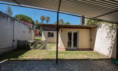 CASA DE UN DORMITORIO VENTA VILLA ELISA CON PARQUE